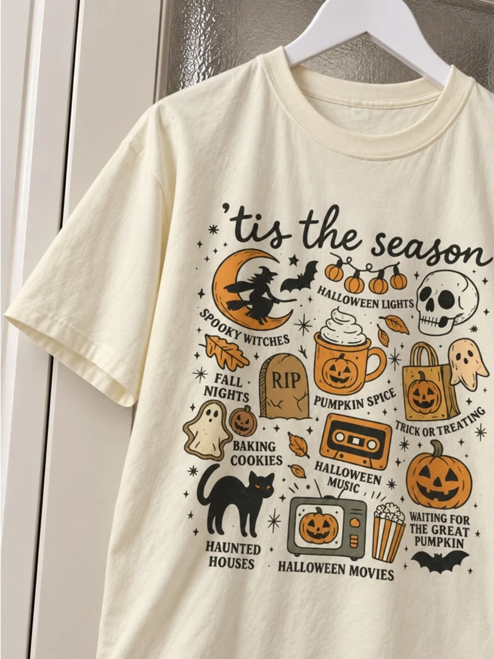 Tis the Season Halloween Graphic Cream Tee